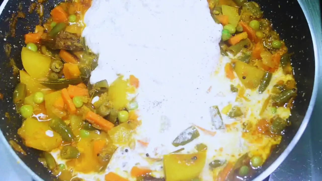 Vegetable korma recipe step 6 Adding coconut cashew paste