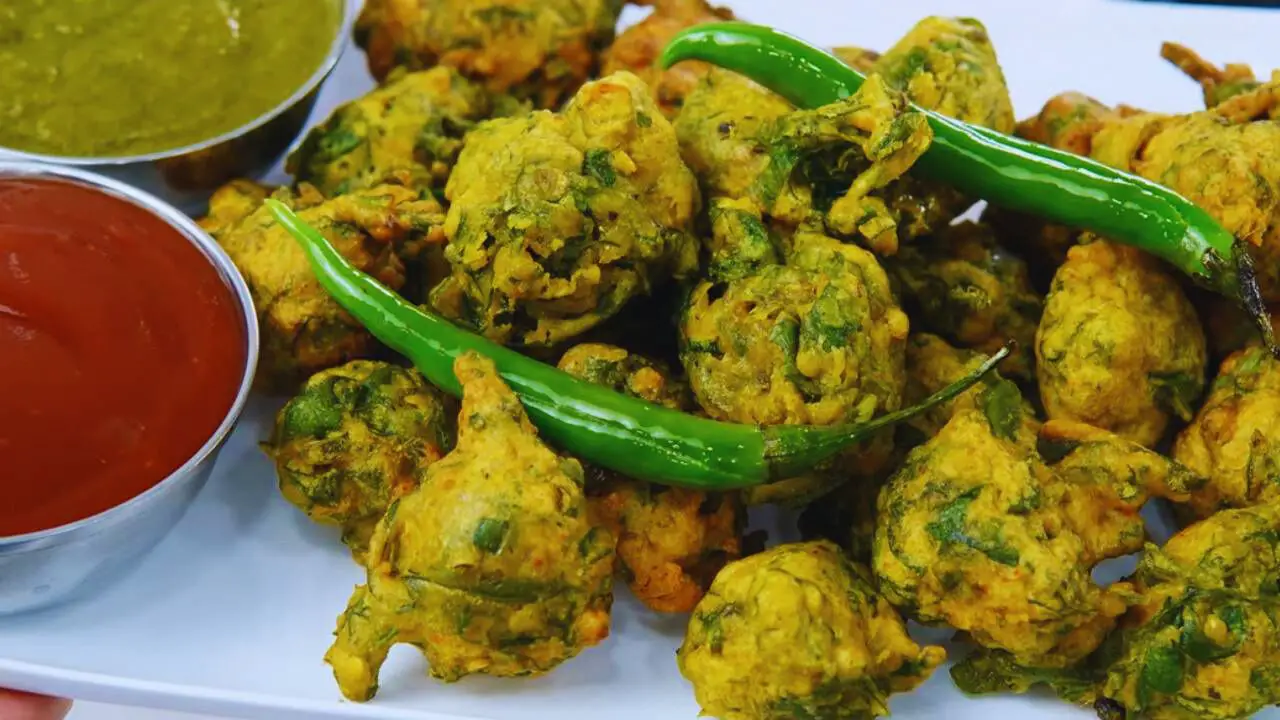 Palak Pakoda served 