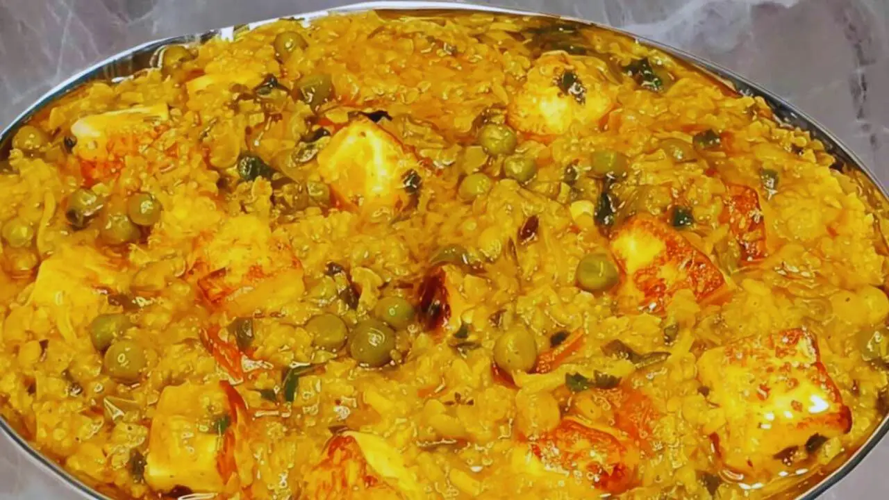 Paneer khichdi recipe step 10 Paneer Khichdi served