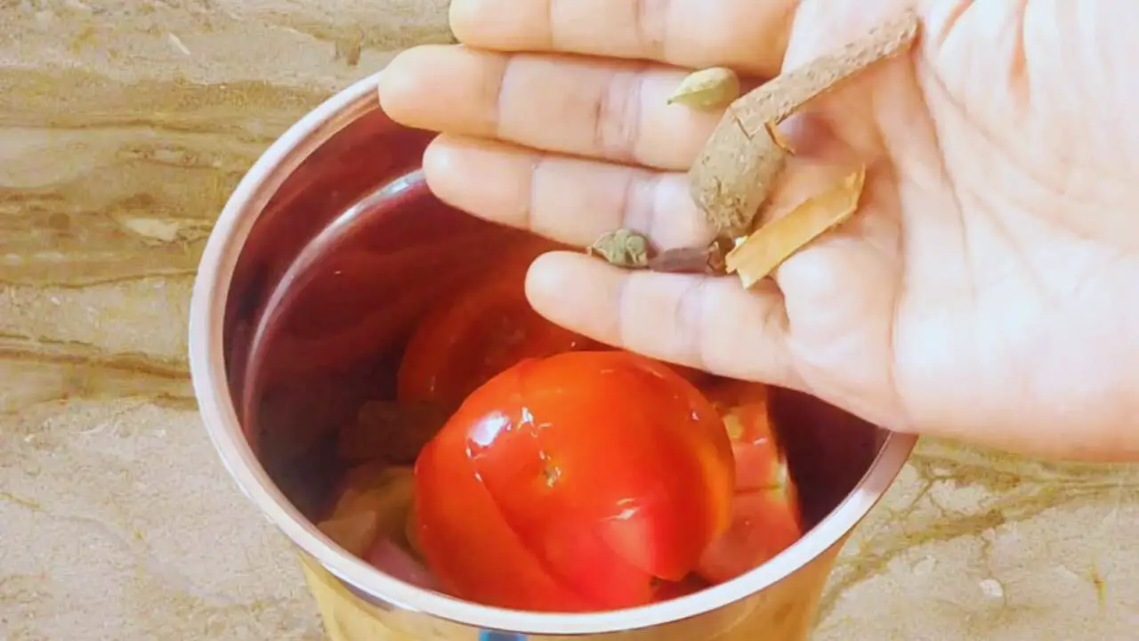 Muri ghonto recipe step 2 Making masala paste