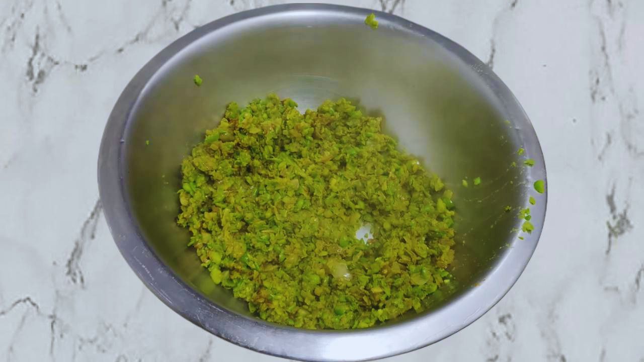 Matar paratha recipe step 6 Cooling cooked green peas