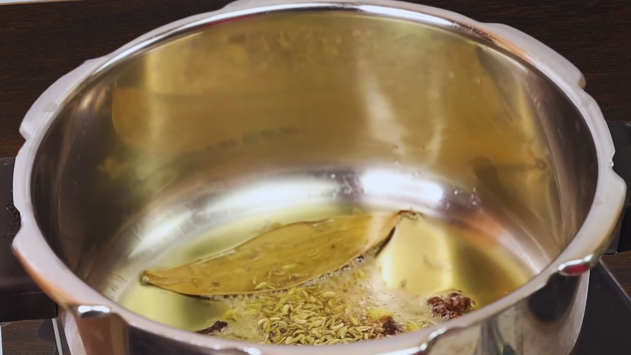 Frying whole spices 
