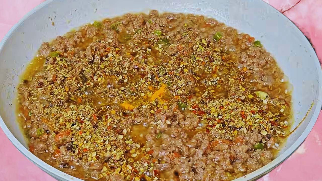 Adding ground masala 