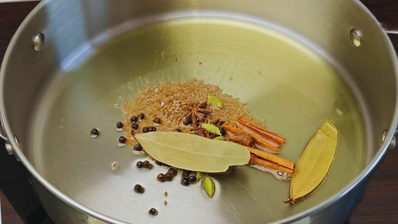 Frying whole spices 