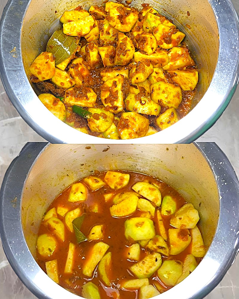 Adding water after mixing tinda with masala 