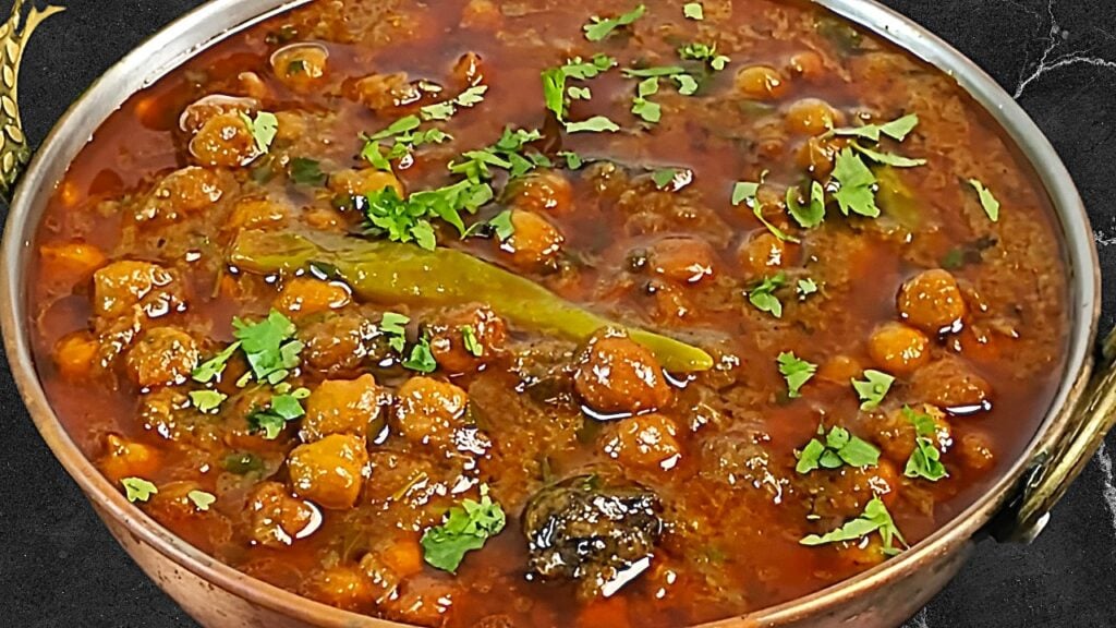 Kala Chana Curry Featured Image